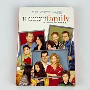 Modern Family Season 1 DVD Set 4 Discs 2009 TV Series First Season